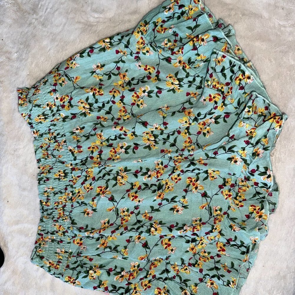 Mint Green Yellow Flowers Floral Ruffle Linen Shorts - Picture 6 of 11